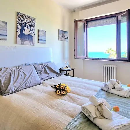Appartamento [vista Mare] Wi-fi Clima E Relax Porto SantʼElpidio